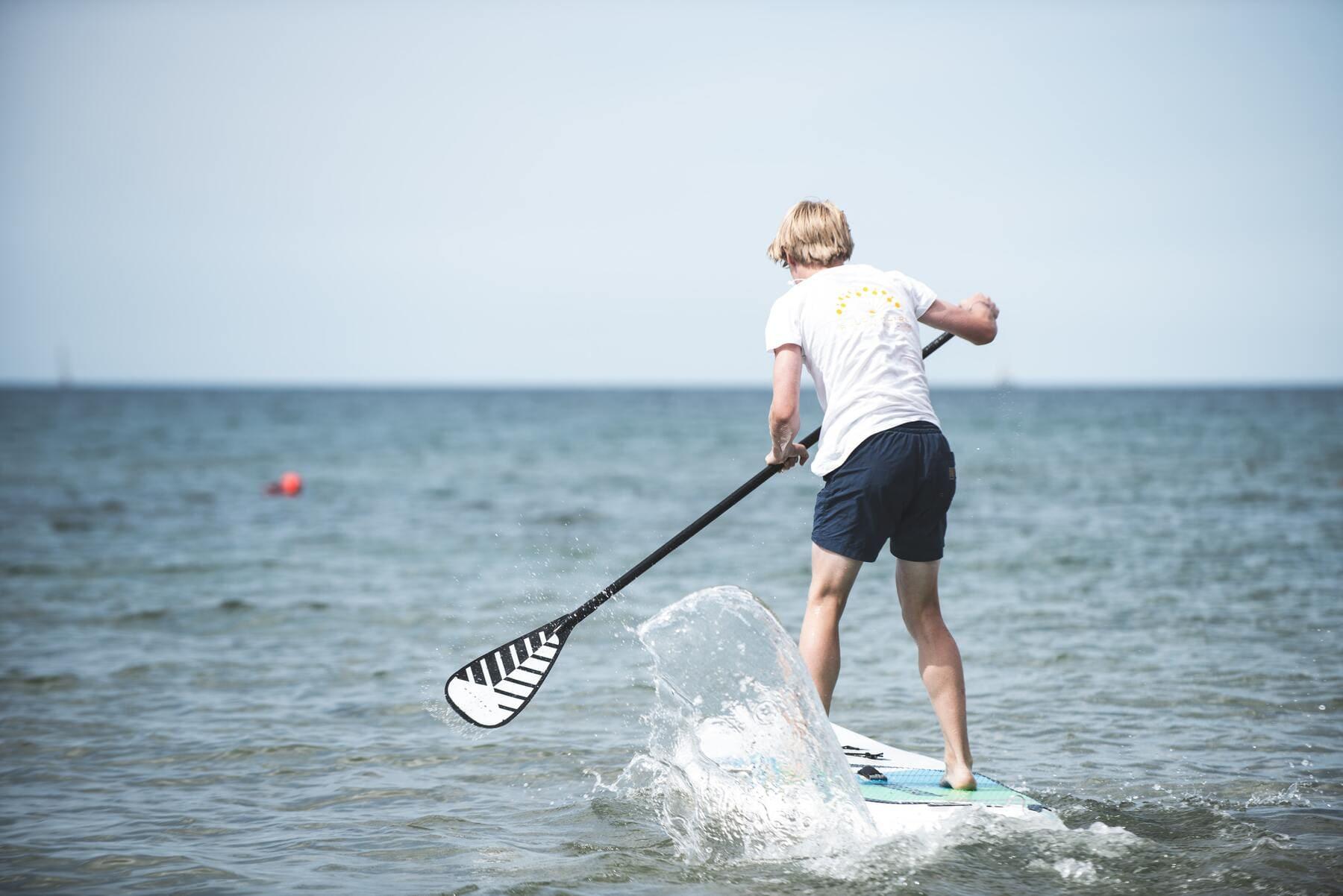 Crítico Inmunidad Pantano Qué ropa necesito para practicar paddle surf? Guía práctica | | SURF - SNOW  - SKATE